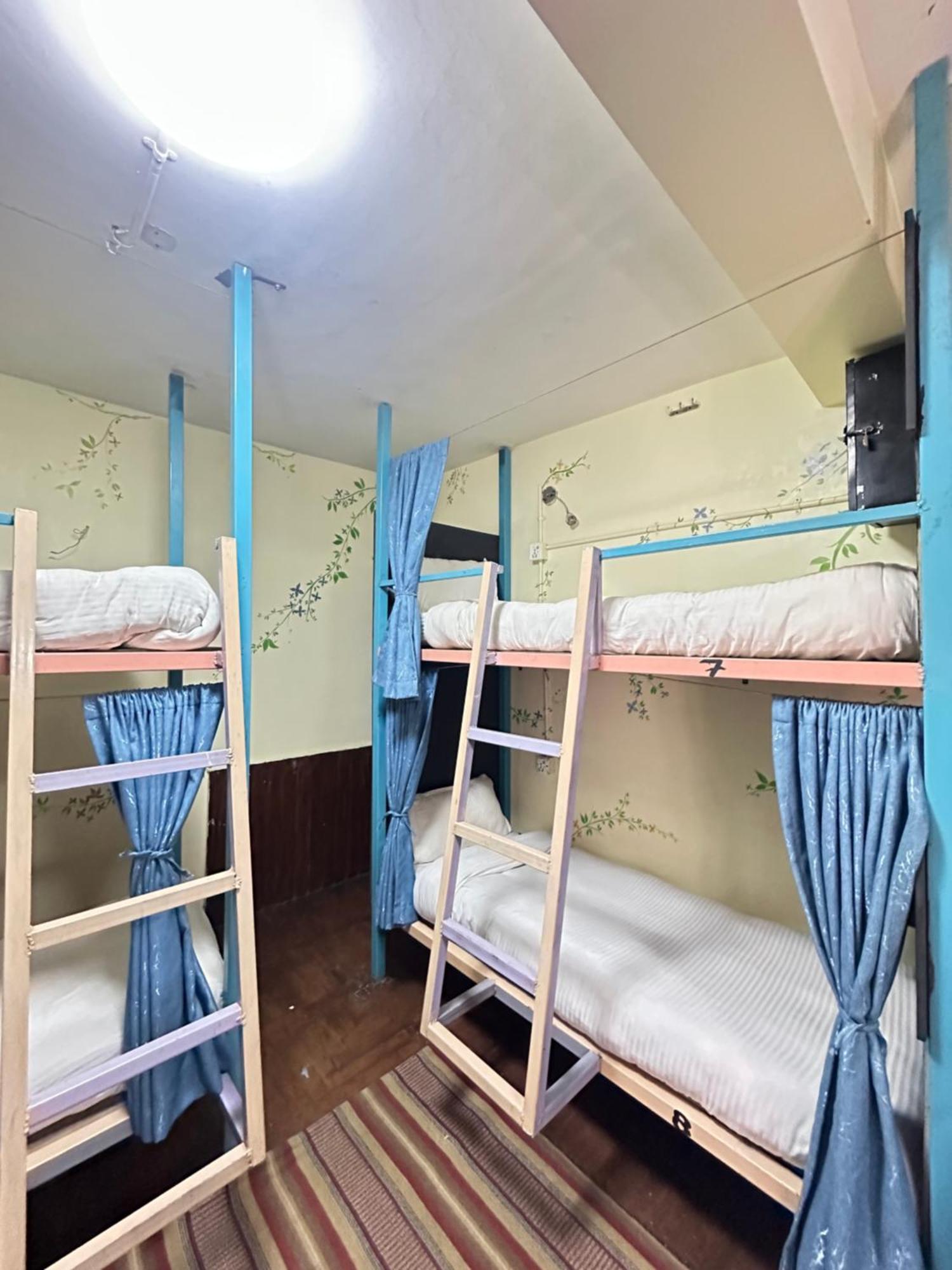 Yog Hostel Катманду Екстер'єр фото